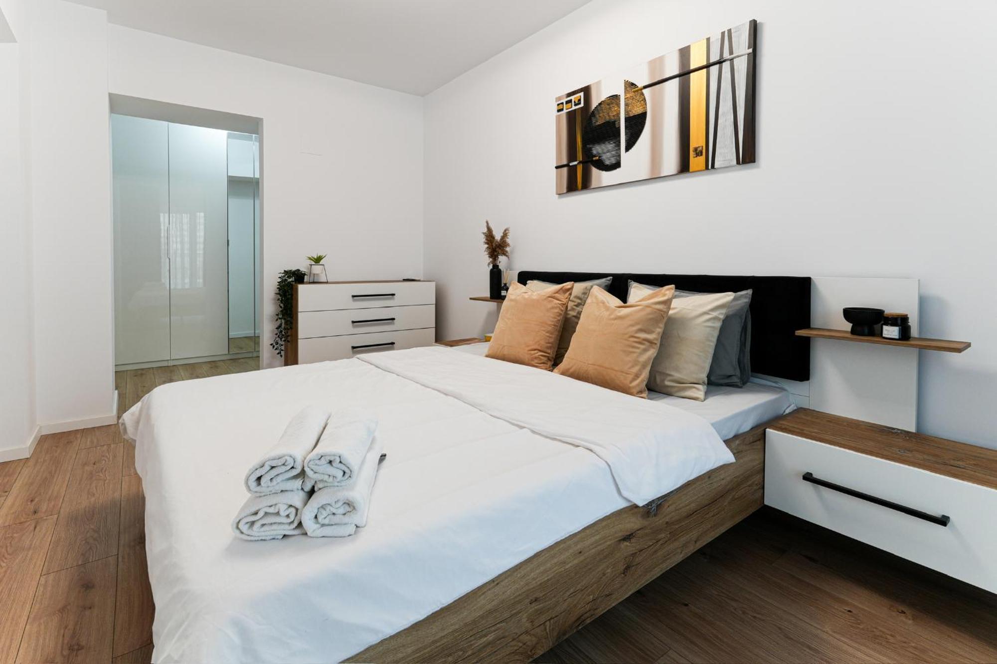 Sandra - Park-View Apt With Balcony & Parking Bucarest Esterno foto