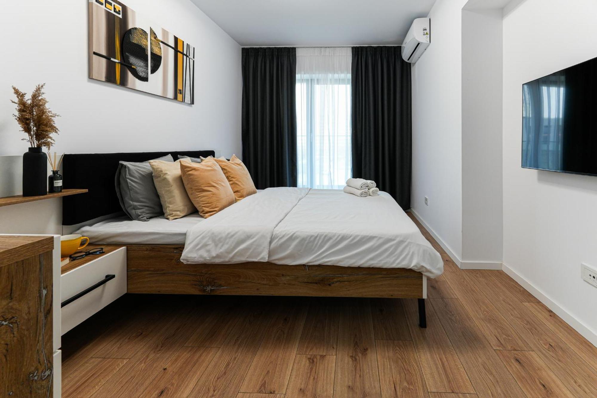 Sandra - Park-View Apt With Balcony & Parking Bucarest Esterno foto